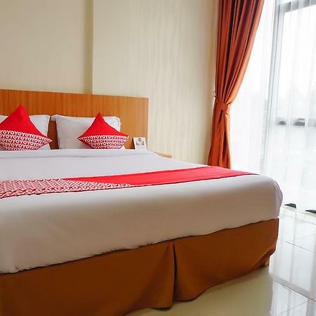 מלון בוקיטינגי Oyo 555 Aedo Syariah מראה חיצוני תמונה